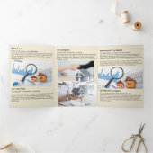 Minimalistische Off White Vastgoed Vouw Kaart (Binnen)