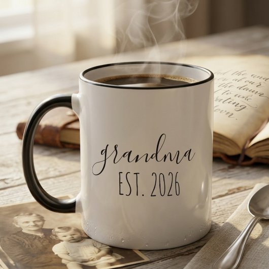 Minimalistische Oma Est Jaar Elegant Script Ontwer Mok