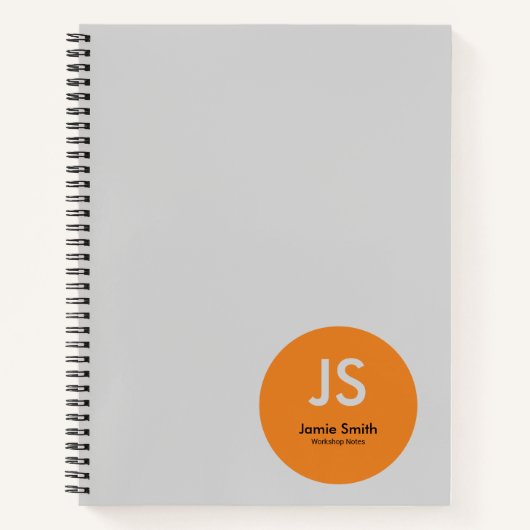Minimalistische Oranje Stip Initialen Grijs Notitieboek (Voorkant)