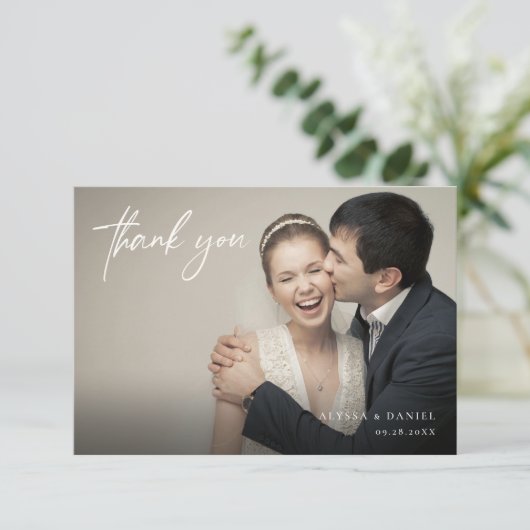 Minimalistische Overlay Aangepaste horizontale Tro Bedankkaart (Staand voorkant)