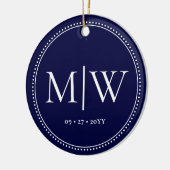 Minimalistische Passen getrouwd Monogram Blue Holi Keramisch Ornament (Links)