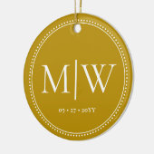 Minimalistische Passen getrouwd Monogram Gold Holi Keramisch Ornament (Links)