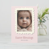 Minimalistische pastelgele foto Pasen Feestdagenkaart (Staand voorkant)