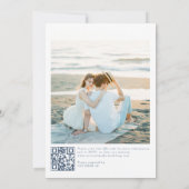 Minimalistische Periwinkle Wildflower QR Code Wedd Kaart (Achterkant)
