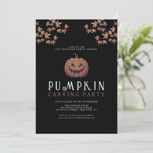 Minimalistische pompoen Spooky Carving Party Hallo Kaart (Staand voorkant)