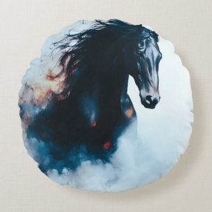 Minimalistische portret van zwart paard tijdens de rond kussen