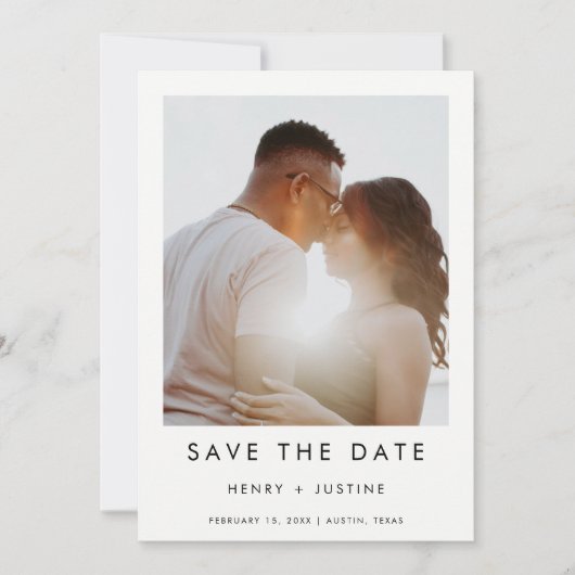 Minimalistische portretfoto, zwart en wit save the date (Voorkant)