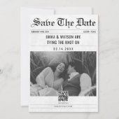 Minimalistische QR-code  krant Fotobruiloft Save The Date (Voorkant)