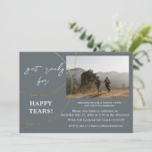 Minimalistische Ringen Engagement Party Uitnodigin Kaart (Staand voorkant)