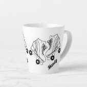 Minimalistische rollertekening Aangepaste naam Latte Mok (Rechterhoek)