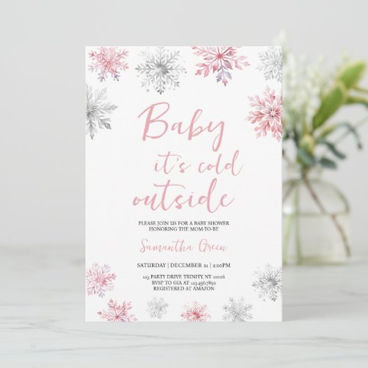 Minimalistische roze Baby Het is koud buiten Baby Kaart (Staand voorkant)