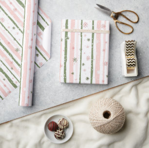 Minimalistische roze en groene sneeuwvlokkenpatroo cadeaupapier