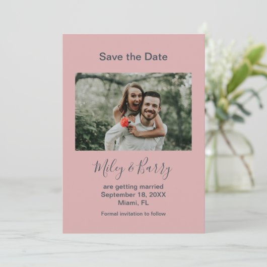 Minimalistische Roze Foto Bruiloft Save The Date (Staand voorkant)