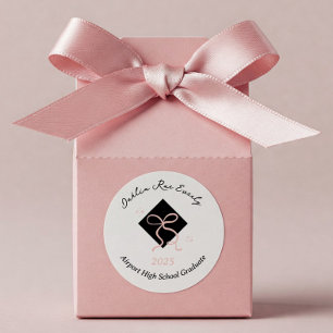 Minimalistische Roze Pet en Strik Afstuderen Ronde Sticker