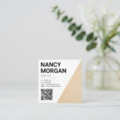 Minimalistische rustieke QR-code Kraft Vierkante Visitekaartje (Staand voorkant)