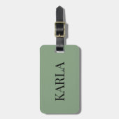 Minimalistische Sage Green Custom Black Typografie Bagagelabel (Voorkant verticaal)