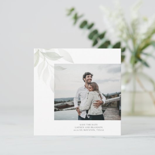 Minimalistische Sage Groen Groen Bruiloft Foto Save The Date (Staand voorkant)