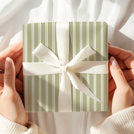 Minimalistische salie groene olijf strepen cadeaupapier