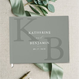 Minimalistische saliegroene monogram moderne trouw gastenboek