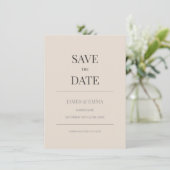 Minimalistische Save the Date Kaart Zachte Latte (Staand voorkant)