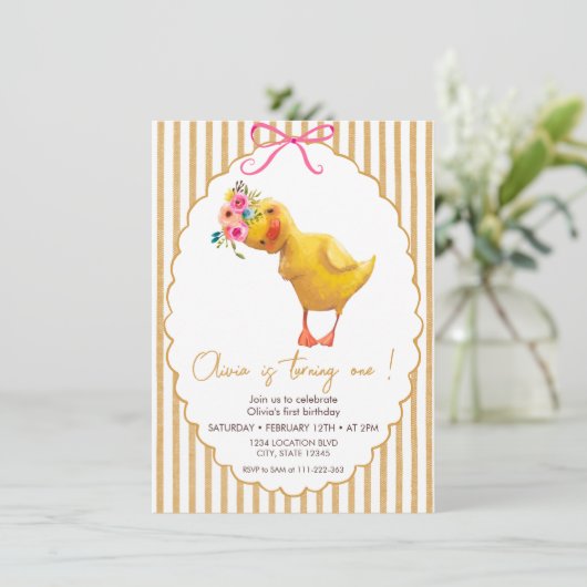 Minimalistische Schattigee Duckling Verjaardagsuit Kaart (Staand voorkant)