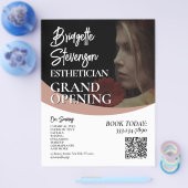 Minimalistische schoonheidsmodel estheticus salon  flyer (Enkel)