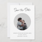Minimalistische Script Cirkel Foto Huwelijk Koppel Save The Date (Voorkant)