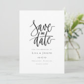 Minimalistische script zwart-wit save-the-date kaart (Staand voorkant)