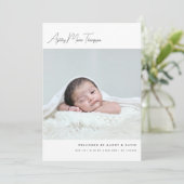 Minimalistische scriptlettering 5-foto babygeboort aankondiging (Staand voorkant)
