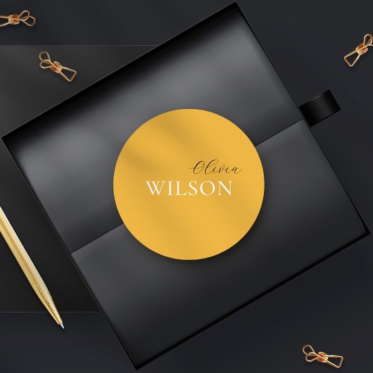 Minimalistische scripttypografie Mosterdgeel Ronde Sticker