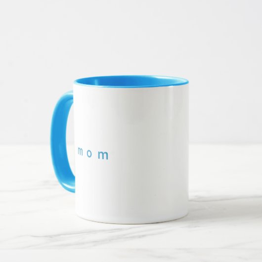Minimalistische Sky Blue Custom Text Mum White Mok (Voorkant links)