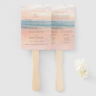 Minimalistische strandtrouwdag bij zonsondergang a handwaaier