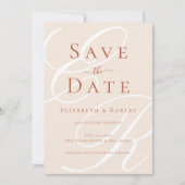 Minimalistische Terracotta Monogram & Fotobruiloft Save The Date (Voorkant)