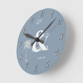 Minimalistische Tropische Bruiloft Stoffig Blauw Ronde Klok (Hoek)