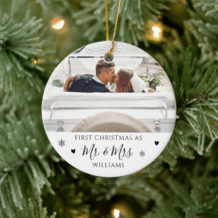 Minimalistische trouwfoto eerste kerst als meneer  keramisch ornament