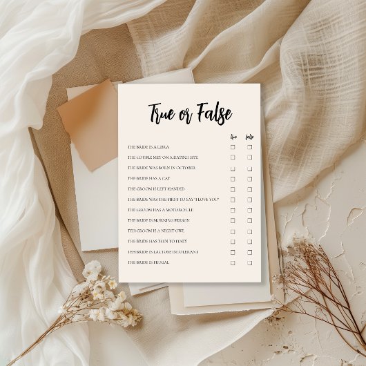 Minimalistische True or False Bruidskaart Kaart