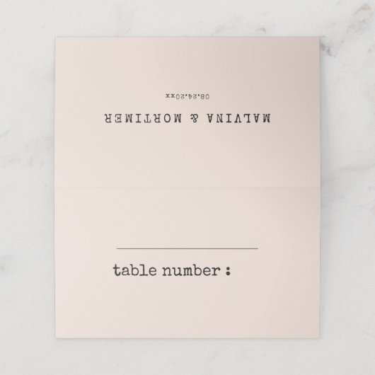  minimalistische typemachine bruiloft plaatskaartje (Buitenkant ongevouwen)