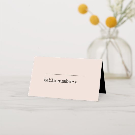  minimalistische typemachine bruiloft plaatskaartje (Voorkant)