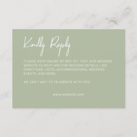 Minimalistische typografie Sage Green RSVP Kaartje (Voorkant)