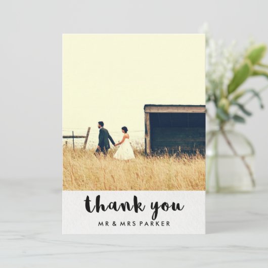 Minimalistische Typografie Trouwfoto Dank u Bedankkaart (Staand voorkant)
