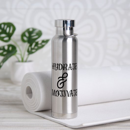 Minimalistische typografie waterfles - Hydrateer (Yoga (Gedraaid) )