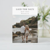 Minimalistische typografische stijl | Strandfoto b Save The Date (Staand voorkant)