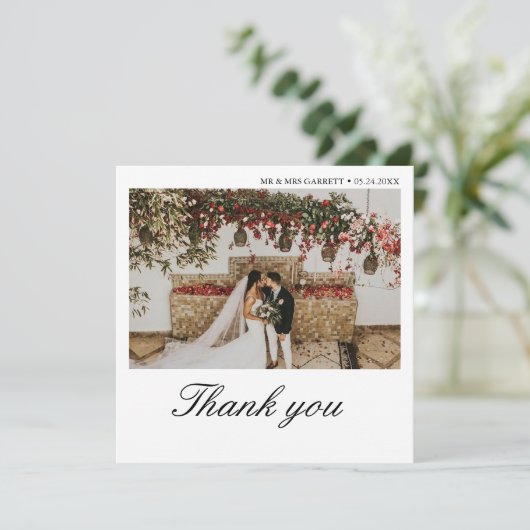 Minimalistische vierkante bruiloft bedankkaart (Staand voorkant)