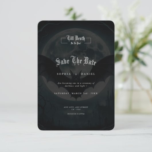 Minimalistische vleermuizen Gotische bruiloft Save The Date (Staand voorkant)