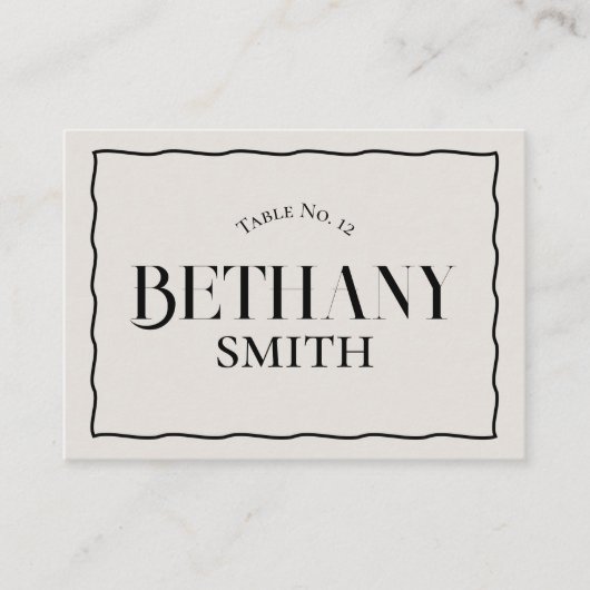 Minimalistische Wavy Edge Modern Serif bruiloft Plaatskaartje (Voorkant)