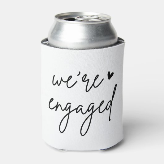 Minimalistische We're Engaged-feestattributen Blikjeskoeler (Blikje Voorkant)