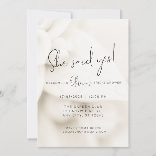 Minimalistische White Petal Vrijgezellenfeest Uitn Kaart (Voorkant)