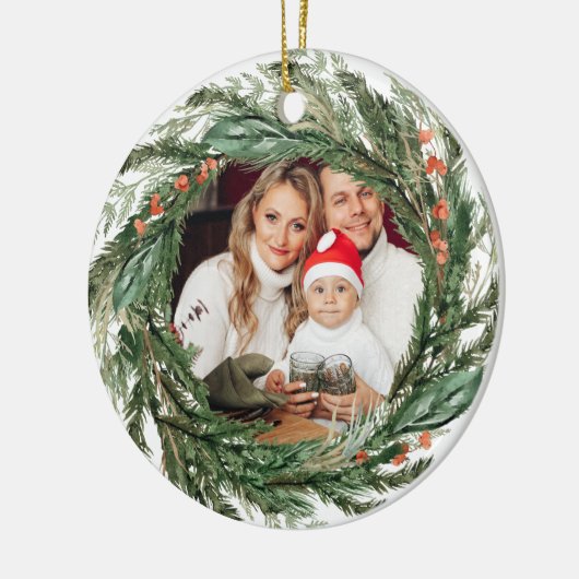 Minimalistische Winter Pine Krans Foto Keramisch Ornament (Links)