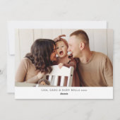 Minimalistische Winter Pine tak Foto Feestdagenkaart (Achterkant)