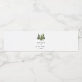 Minimalistische Winter Snowy Pine Tree Forest Wedd Waterfles Etiket (Enkel label)